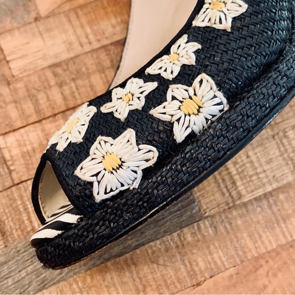 Anthropologie / Anthro Lucky Penny Daisy Espadrilles in Black & White w Bee sz 9 - Picture 5 of 15